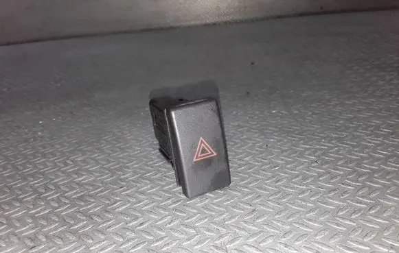 Toyota Avensis T250 Hazard light switch 157963