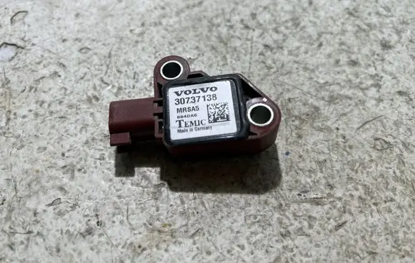 Volvo V50 Airbag deployment crash/impact sensor 8840A6 30737138 MRSA5