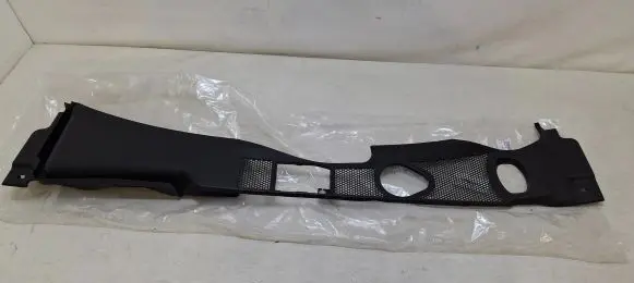 Audi A4 S4 B8 8K Wiper trim 8K1819447