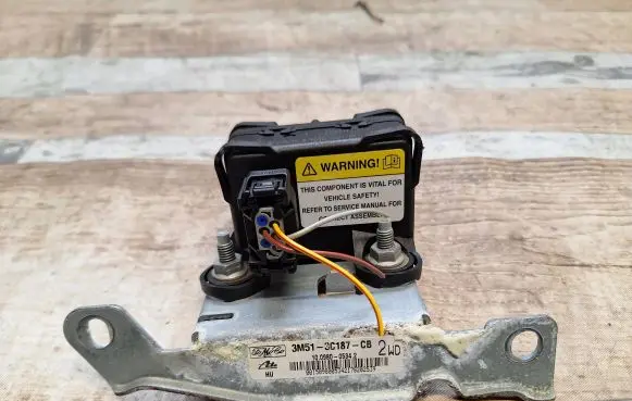 Volvo V50 ESP acceleration yaw rate sensor 3M513C187CB
