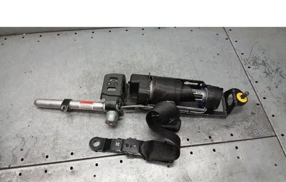 Volvo V50 Front seatbelt 30661789
