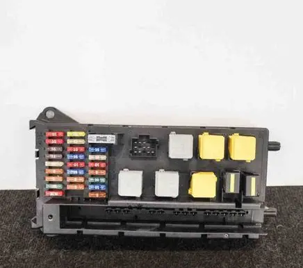 Volkswagen Crafter Fuse box set 9065450201