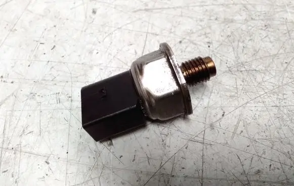 Fuel pressure sensor