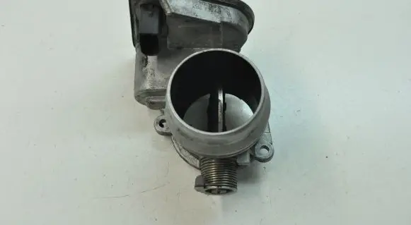 BMW 1 E81 E87 Throttle valve