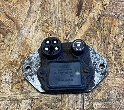 Mercedes-Benz 190 W201 Ignition amplifier control unit 0227100114