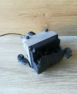 Audi A4 S4 B5 8D ABS Pump 8D0614111