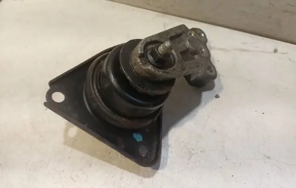 KIA Ceed Engine mount bracket