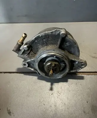 Audi A4 S4 B8 8K Vacuum pump 700906110 057145100A