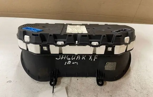 Jaguar XF X250 Speedometer (instrument cluster) 8X2310849JL 6W8F10894A