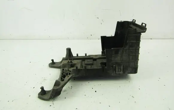 Volkswagen Golf IV Battery tray 
