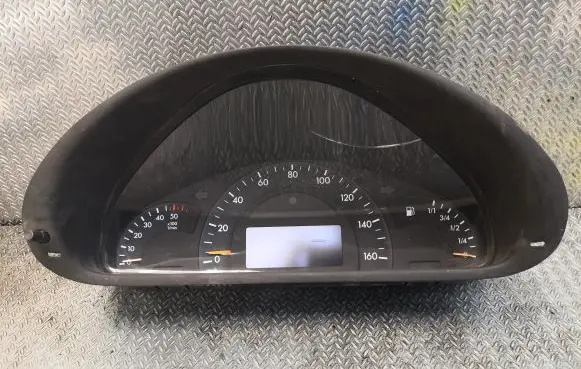 Mercedes-Benz C W203 Speedometer (instrument cluster) 2035404011