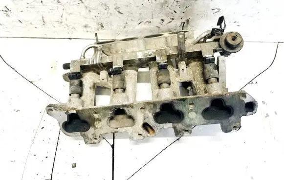 Opel Tigra A Intake manifold 90470229