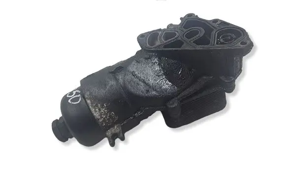 Volvo V50 Oil filter mounting bracket 