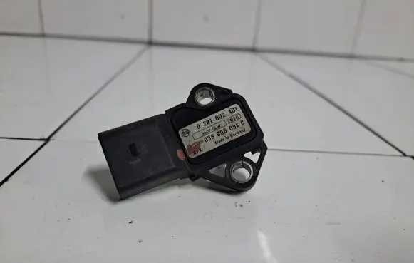 Volkswagen Jetta V Air pressure sensor 038906051C 0281002401