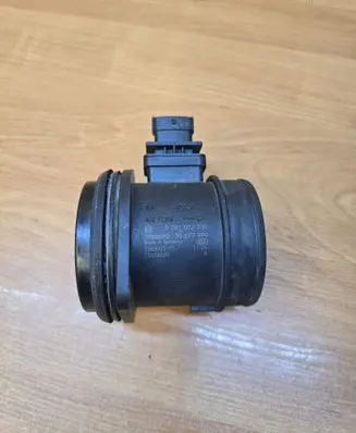 Volvo XC70 Mass air flow meter 0281002730 15456601 30677999