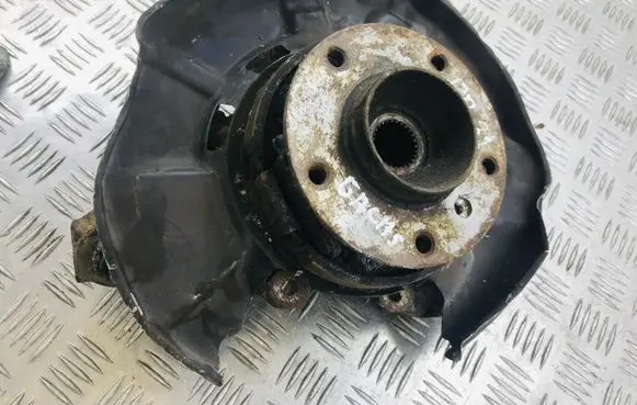 BMW 1 E81 E87 Rear wheel hub spindle/knuckle 