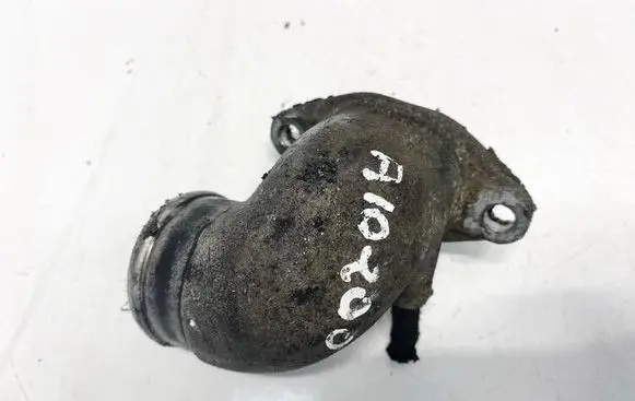 Volkswagen Golf III Intake manifold 028129637f