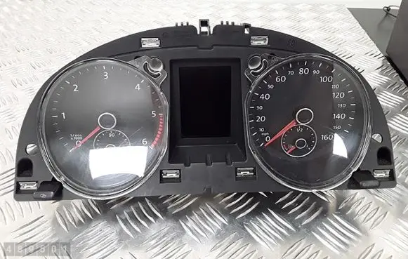 Volkswagen PASSAT CC Speedometer (instrument cluster) A2C53219792