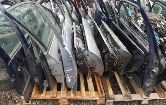 Audi A6 S6 C5 4B Rear door melynos