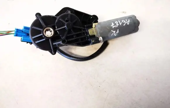 Mercedes-Benz E W211 Seat adjustment motor 0390203208