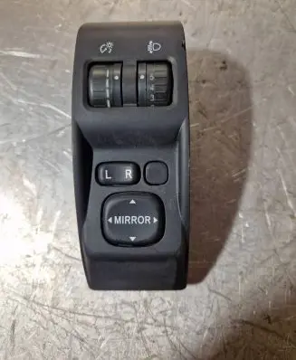 Subaru Forester SH Wing mirror switch 83002FG000