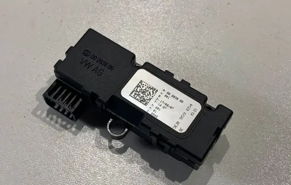Volkswagen PASSAT B6 Steering angle sensor 3C0959654