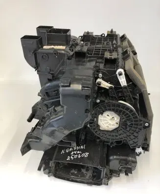Nissan Qashqai J12 Interior heater climate box assembly housing 