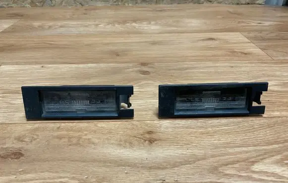 Opel Insignia A Number plate light 13251936