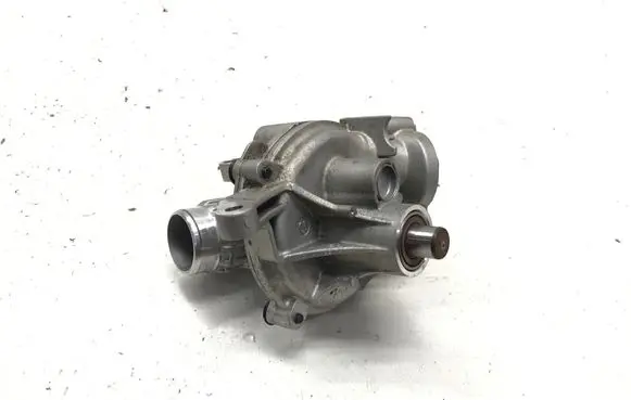 Volvo XC40 Water pump 32382367