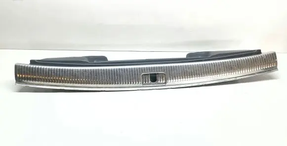 Trunk/boot sill cover protection