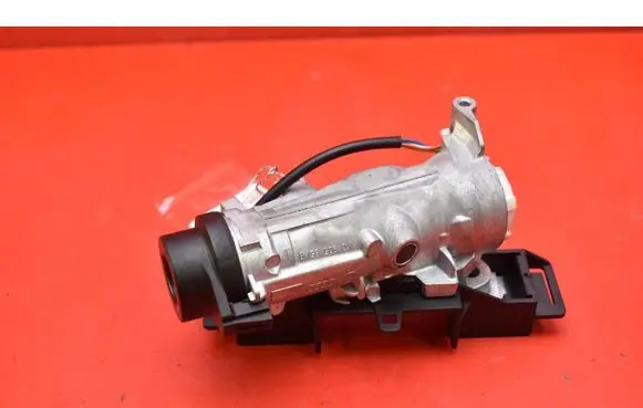 Volkswagen Touran II Ignition lock 1K0905851B