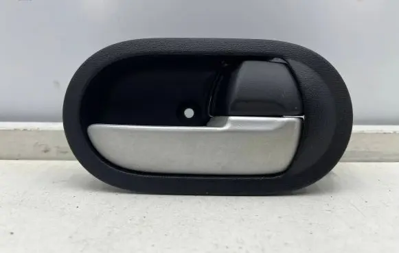 Mitsubishi Colt Front door interior handle