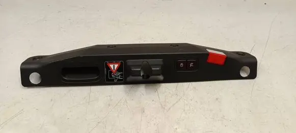 Trunk/boot sill cover protection