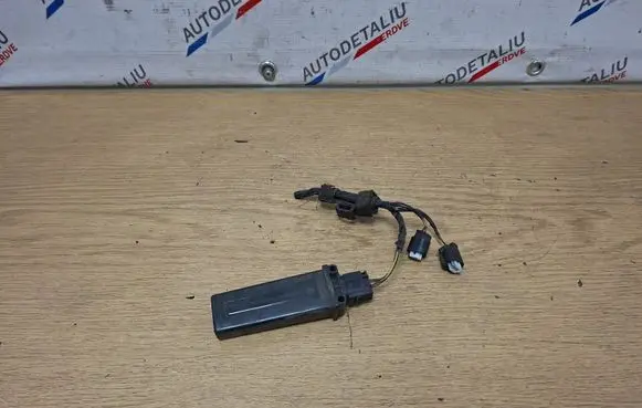 BMW X3 F25 Tire pressure control unit 6871056