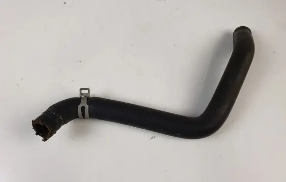 Mercedes-Benz Vito Viano W639 Engine coolant pipe/hose A6398321093