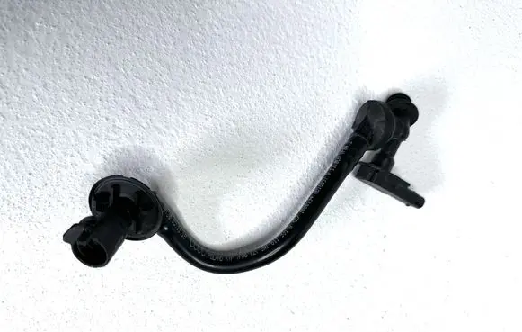 Audi A4 S4 B9 Vacuum line/pipe/hose 8W1611931Q