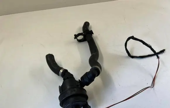 BMW 4 F32 F33 Electric auxiliary coolant/water pump A0005001486 9147359