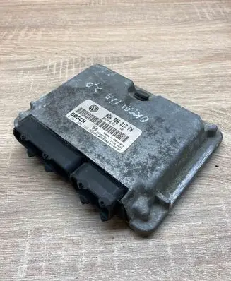 Skoda Octavia Mk1 (1U) Engine control unit/module ECU 06A906018FH 0261206266