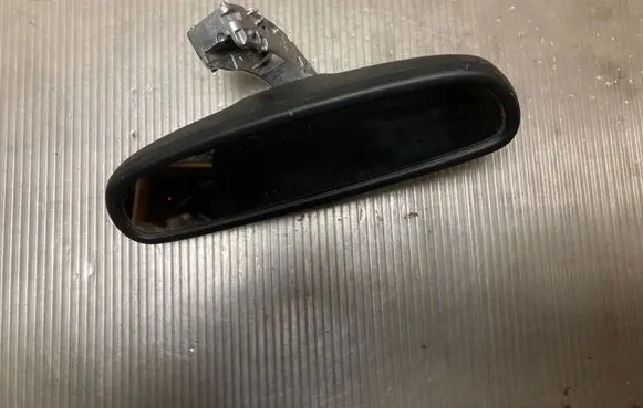 Rear view mirror (interior)
