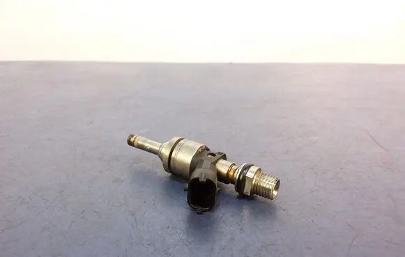 Porsche Panamera (970) Fuel injector 94811012833