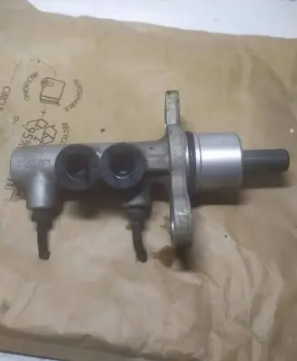Volkswagen PASSAT B5.5 Master brake cylinder 11973