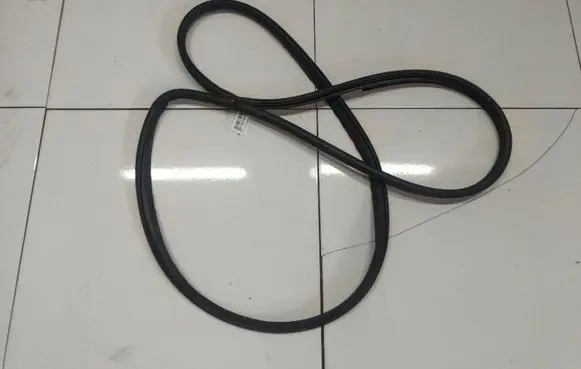 Hyundai Santa Fe Rubber seal front coupe door 