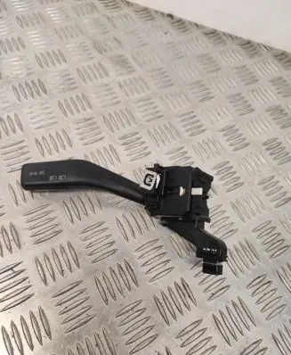 Skoda Octavia Mk2 (1Z) Indicator stalk 1K0953513