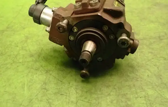 Suzuki Grand Vitara II Fuel injection high pressure pump