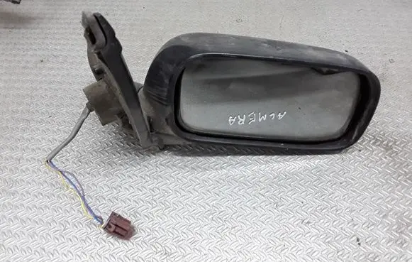 Nissan Almera Front door electric wing mirror E18020044