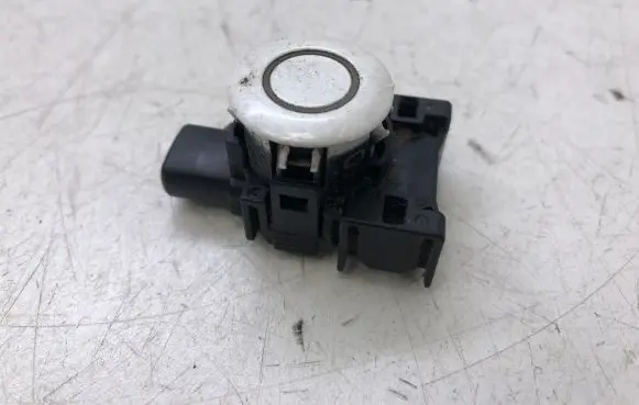 Mazda 3 III Parking PDC sensor KD4767UC1