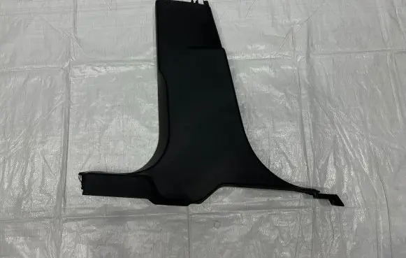 Maserati Grecale (B) pillar trim (bottom)
