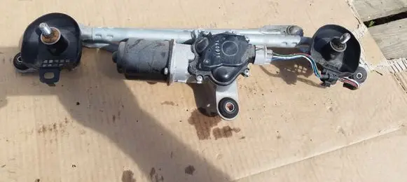 Mitsubishi Space Star Front wiper linkage and motor