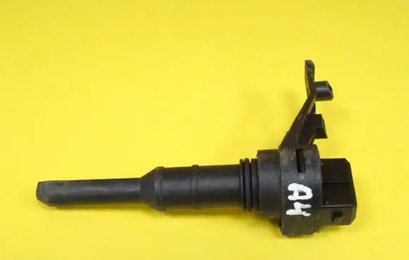 Audi A4 S4 B5 8D Speed sensor (speedometer sensor) 012409191D