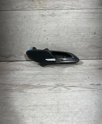 Front door high frequency speaker
